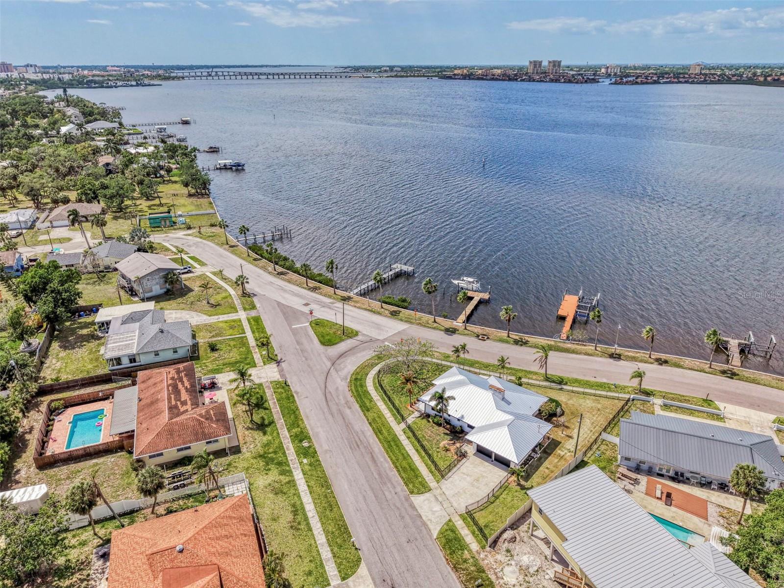 MANATEE GARDENS THIRD SEC - Residential