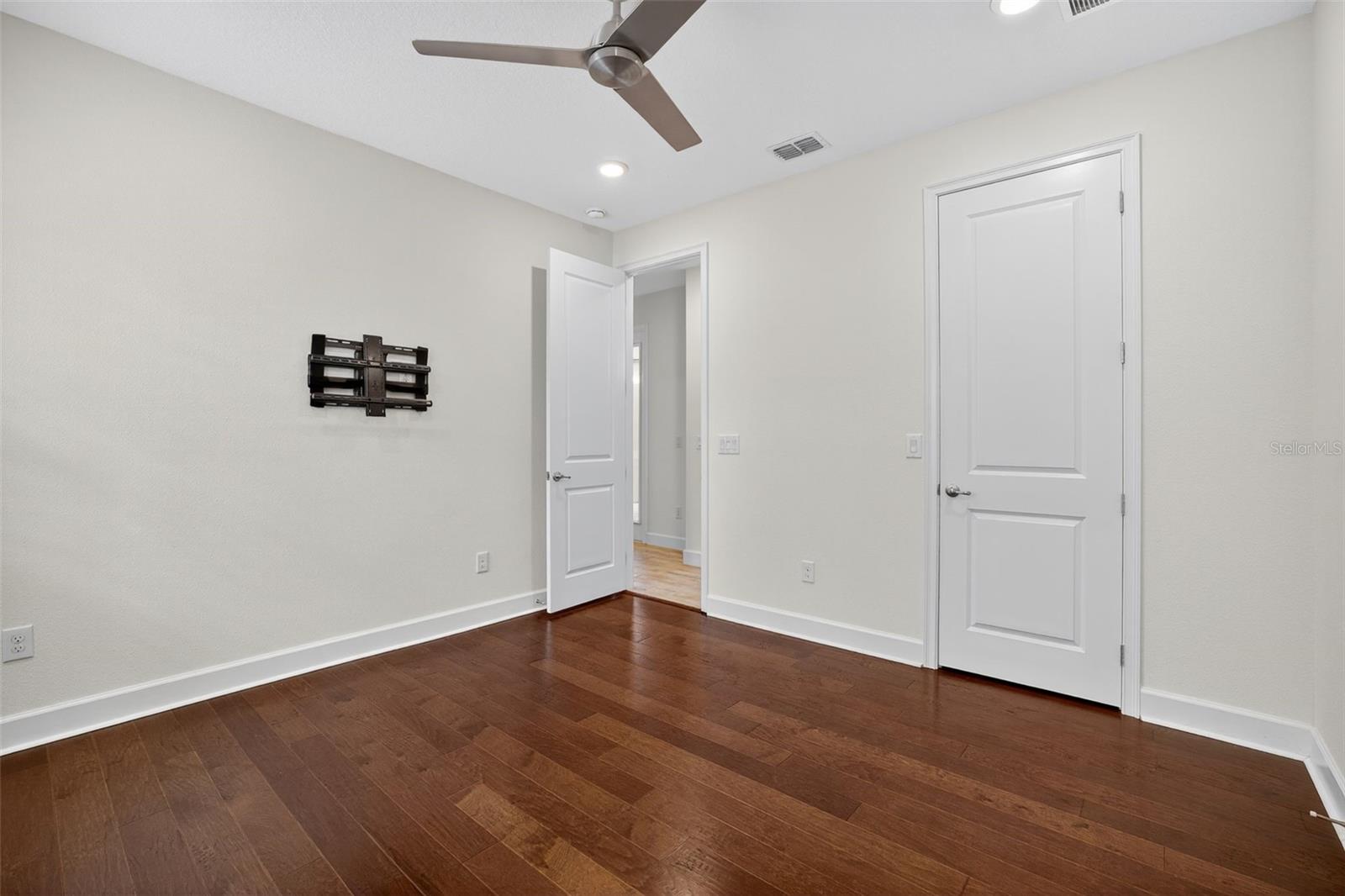 MIRABAY PH 3C-3 - Residential