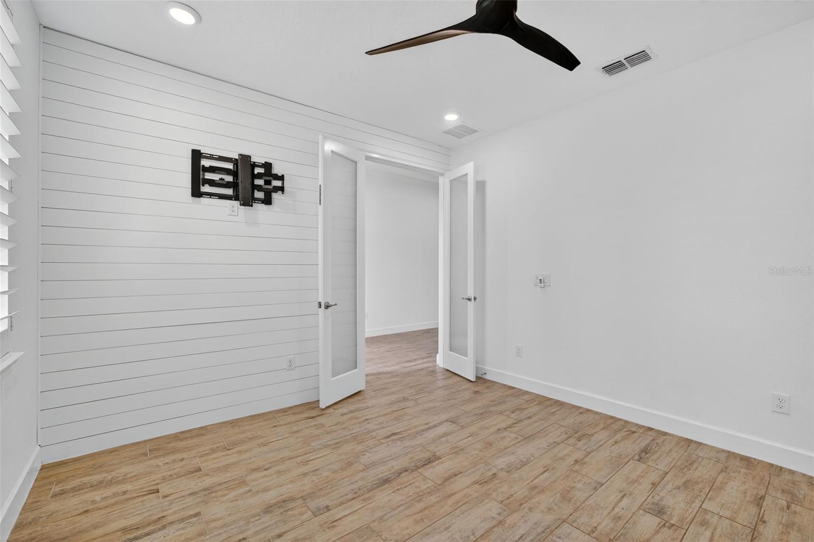 MIRABAY PH 3C-3 - Residential