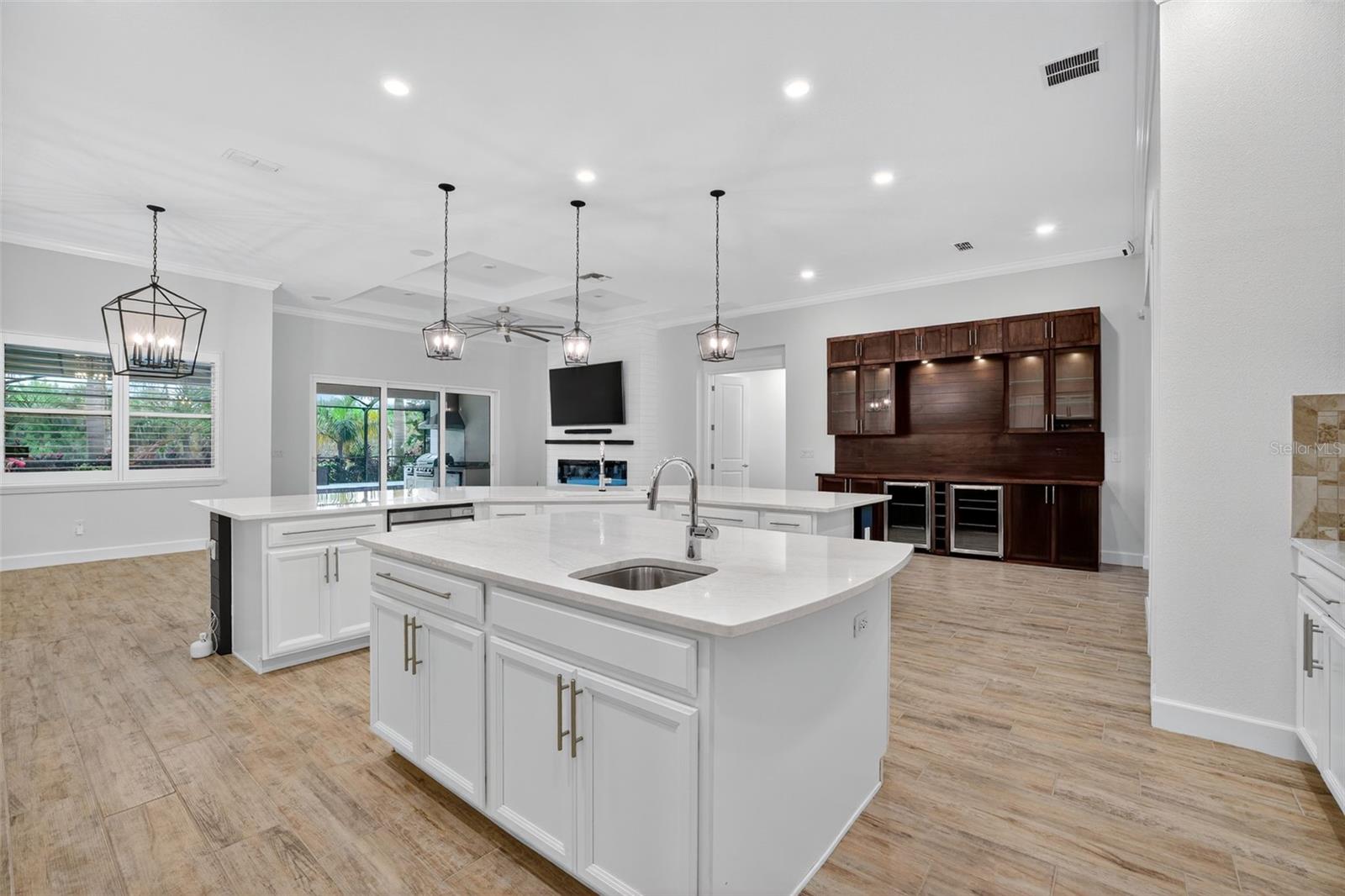 MIRABAY PH 3C-3 - Residential