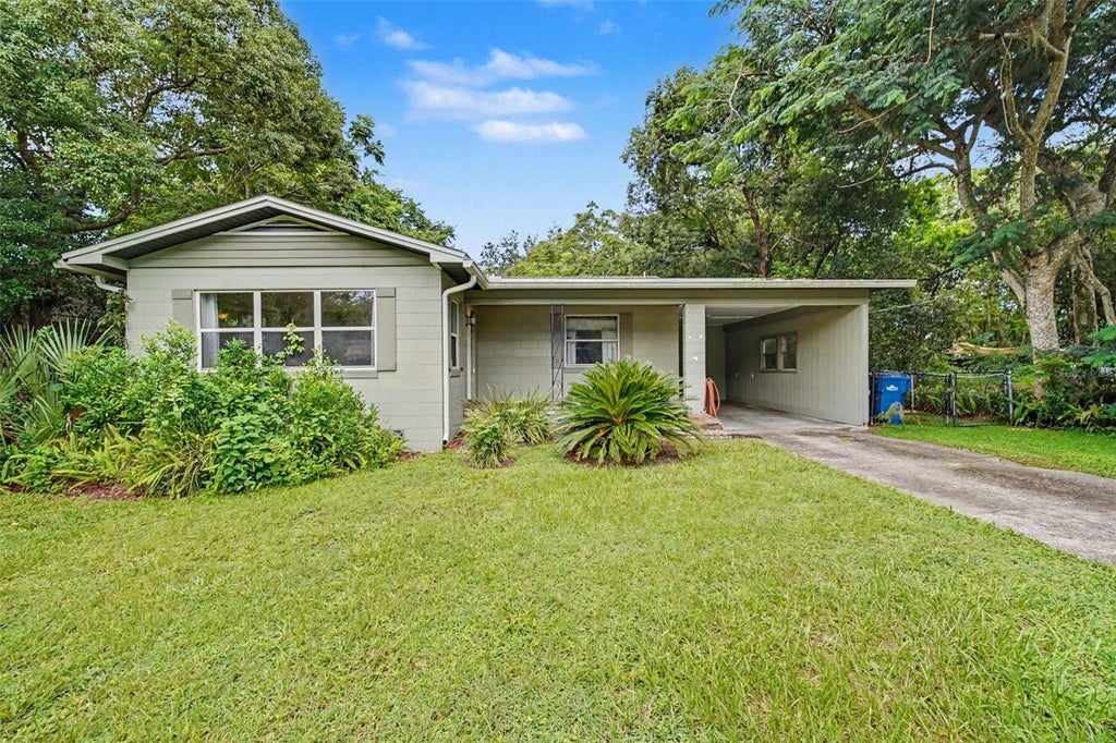 Photo of 150 Westwood Avenue, Deland, FL 32720 (MLS # O6441588)