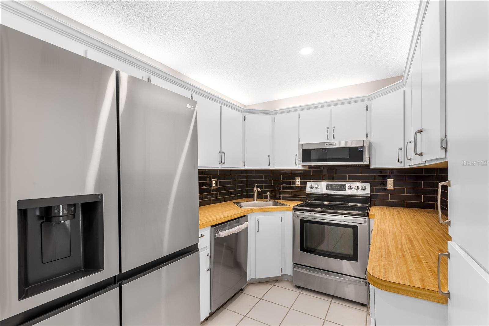 PINE RIDGE AT LAKE TARPON VILLAGE - Residential Lease