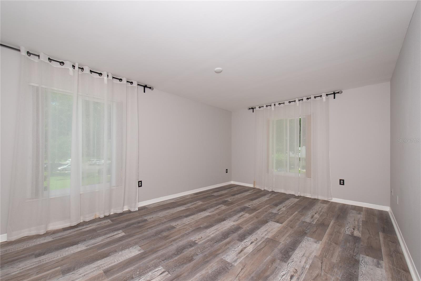 PINE RIDGE AT LAKE TARPON VILLAGE - Residential Lease