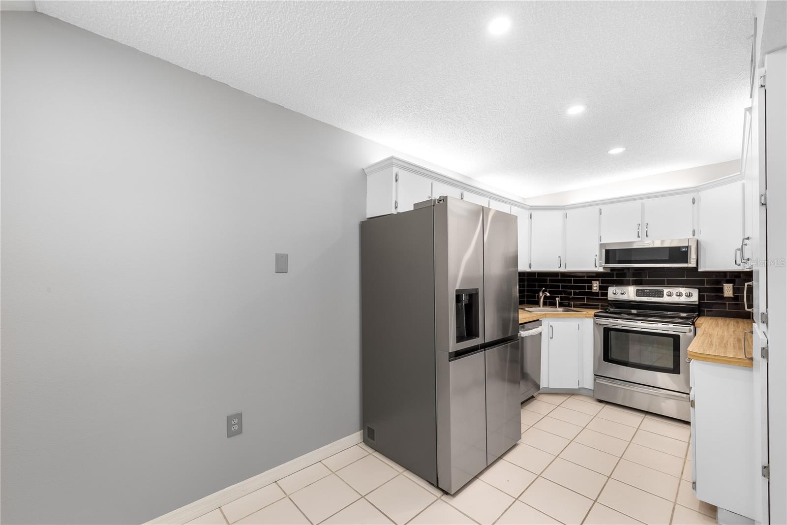 PINE RIDGE AT LAKE TARPON VILLAGE - Residential Lease