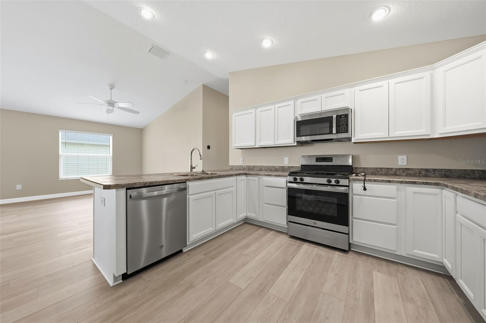 302 ZINGALE LANE