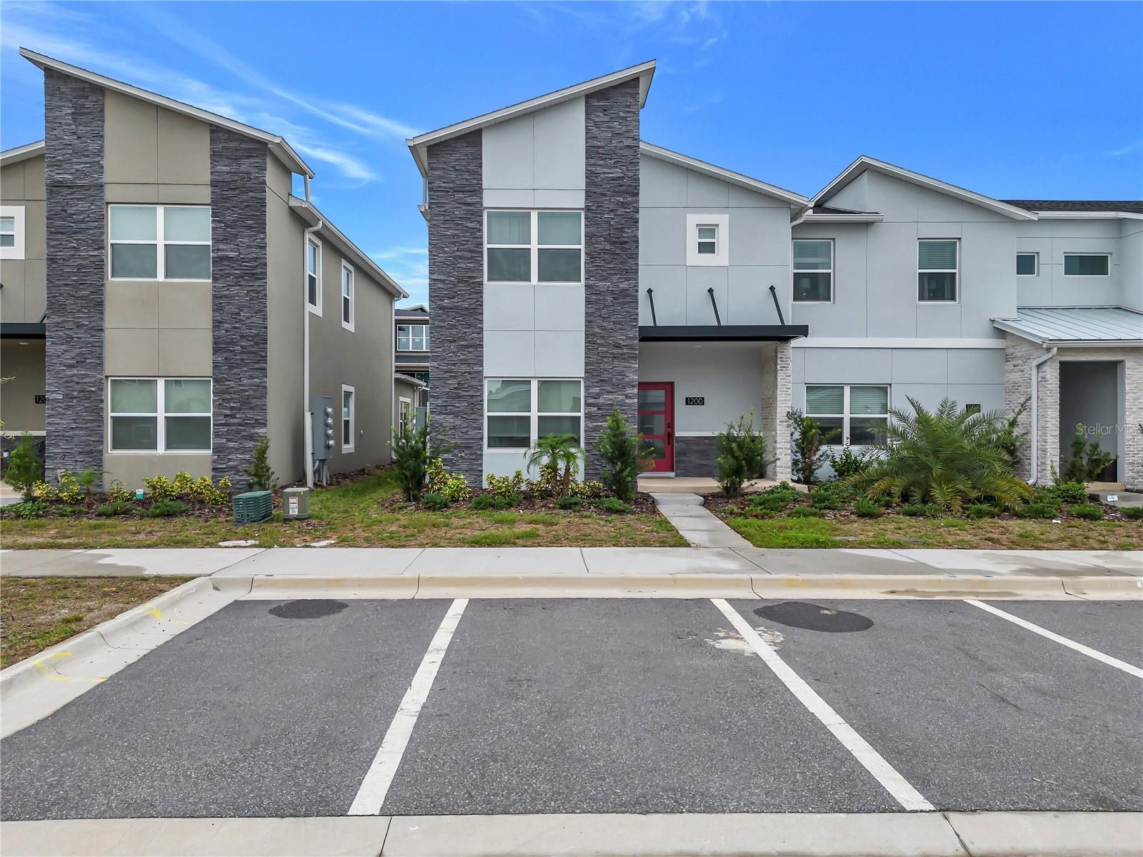 STONEYBROOK SOUTH NORTH PCL-PH - Residential Lease