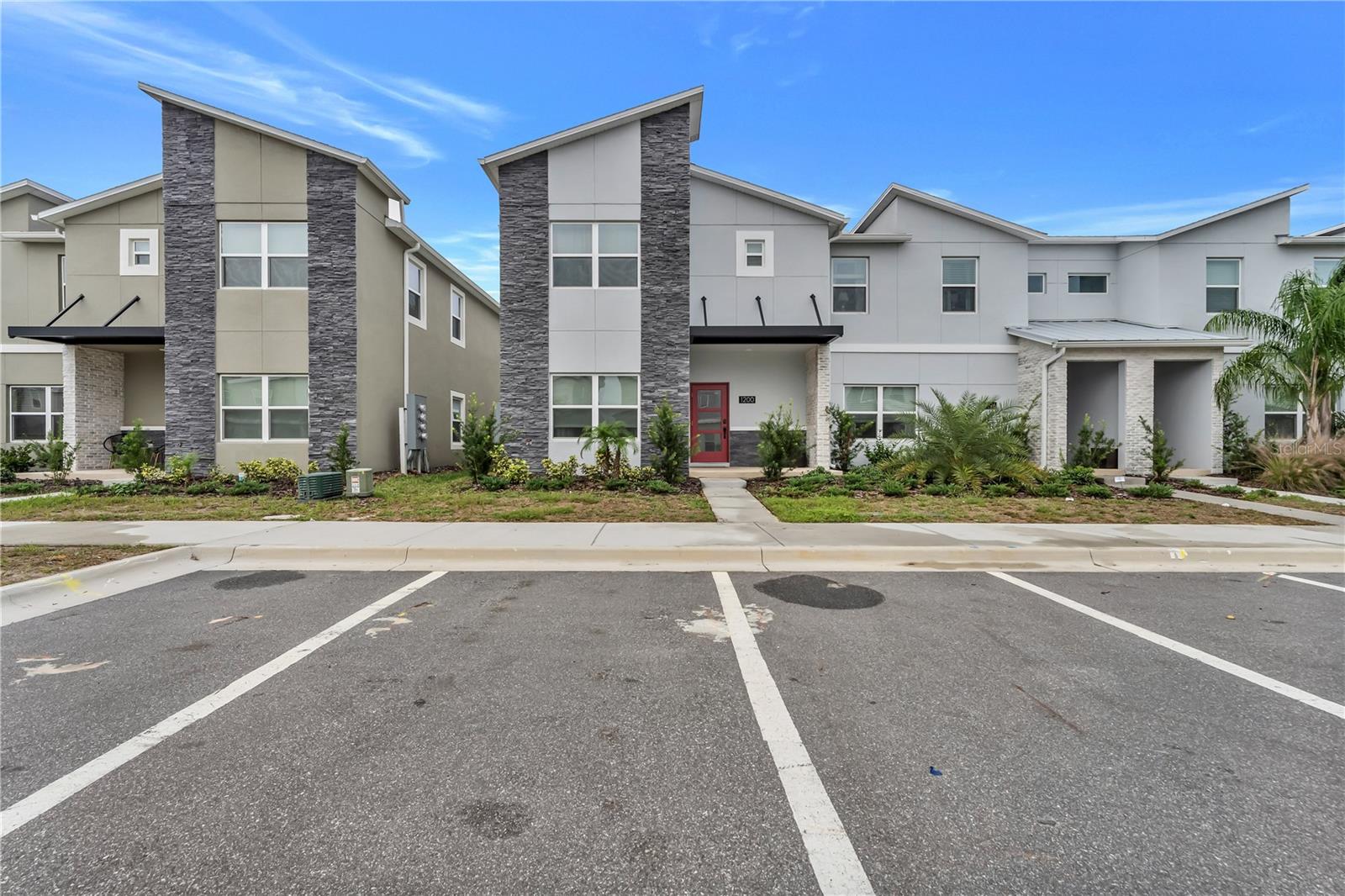 STONEYBROOK SOUTH NORTH PCL-PH - Residential Lease