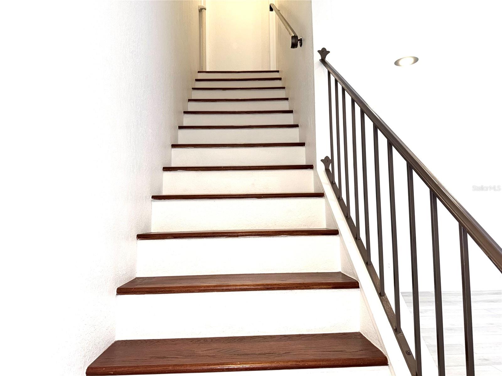 EASTWOOD SHORES TWNHMS - Residential