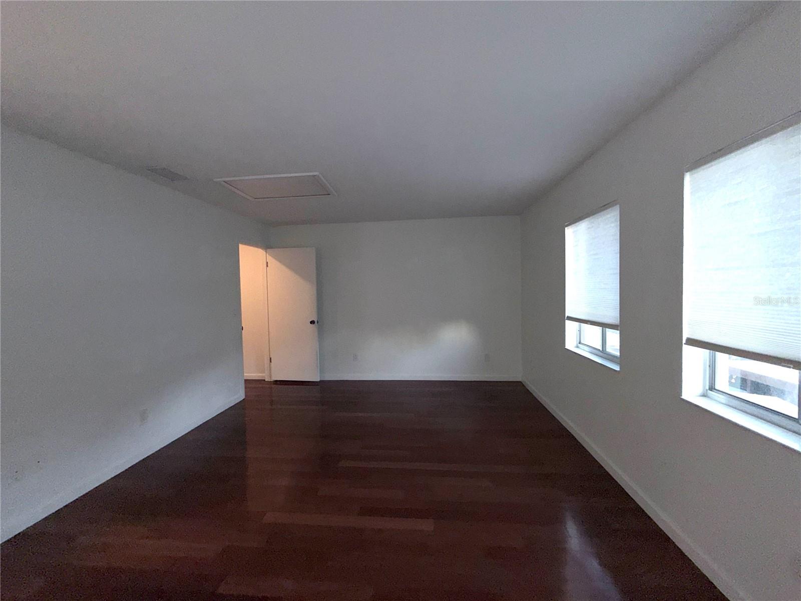 EASTWOOD SHORES TWNHMS - Residential