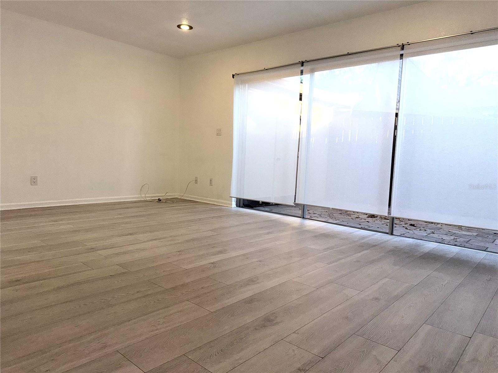 EASTWOOD SHORES TWNHMS - Residential