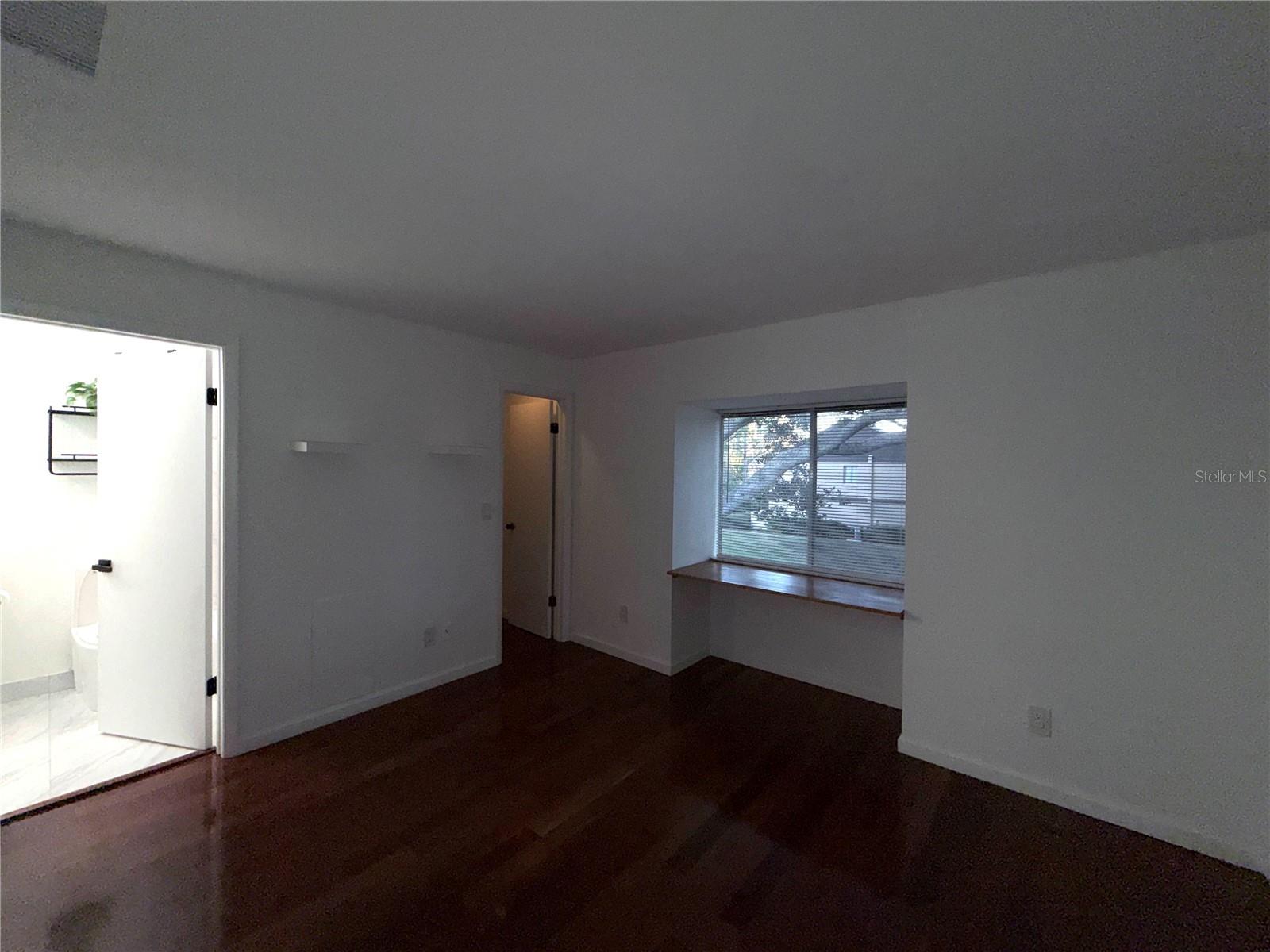 EASTWOOD SHORES TWNHMS - Residential