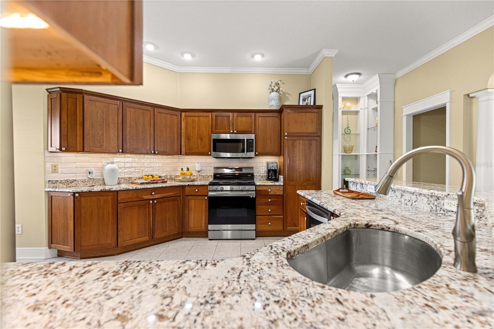 1707 VAN BUREN WAY