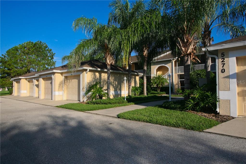 Second floor, great view of the 14th hole. Well appointed, Wifi computer, printer, 2 TV's including 50" flat screen in living room. Gated, private golf course community. Five heated pools, fitness center, tennis, restaurants. Heritage Oaks Golf and Country Club has a mandatory registration membership transfer fee of $200.00 (November through April) or $50 (May through October), upon arrival they will set up a reserve with you of $500 (charged to your credit card) for you to utilize all the amenities of Heritage Oaks. Membership entitles the guest to use the golf course, driving range, tennis, swimming pools, fitness center, restaurant, social and other facilities of the country club. Additional Golf fees apply.