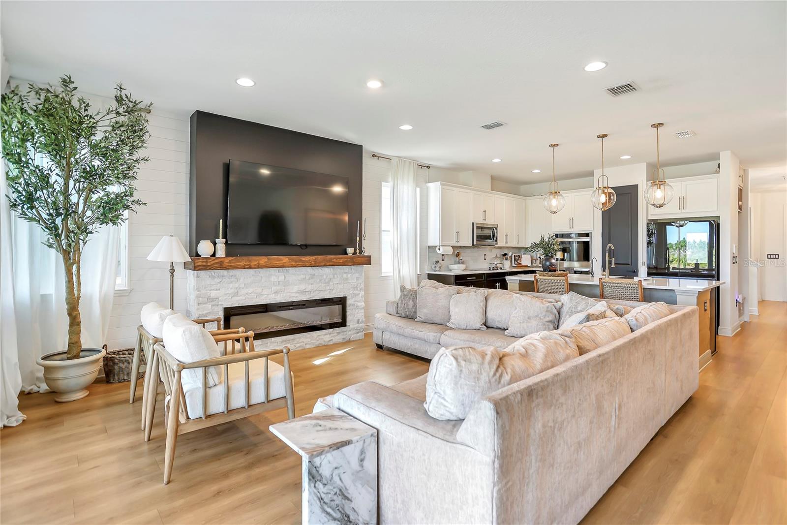 POITRAS EAST N-7 - Residential