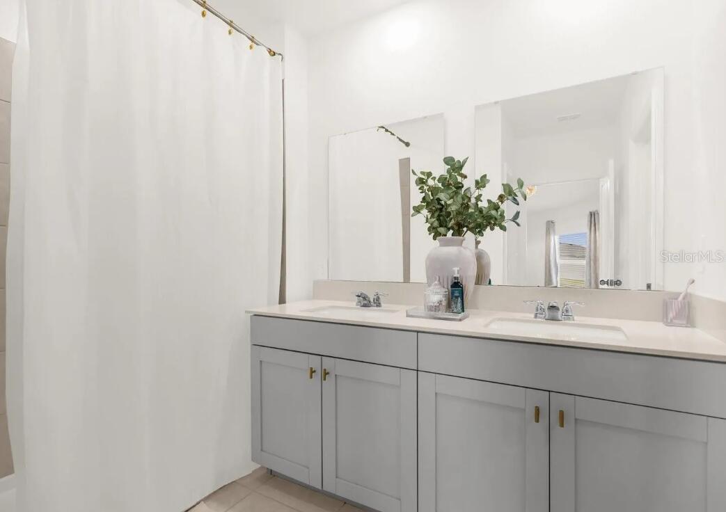 LAWSON DUNES SUB - Residential Lease