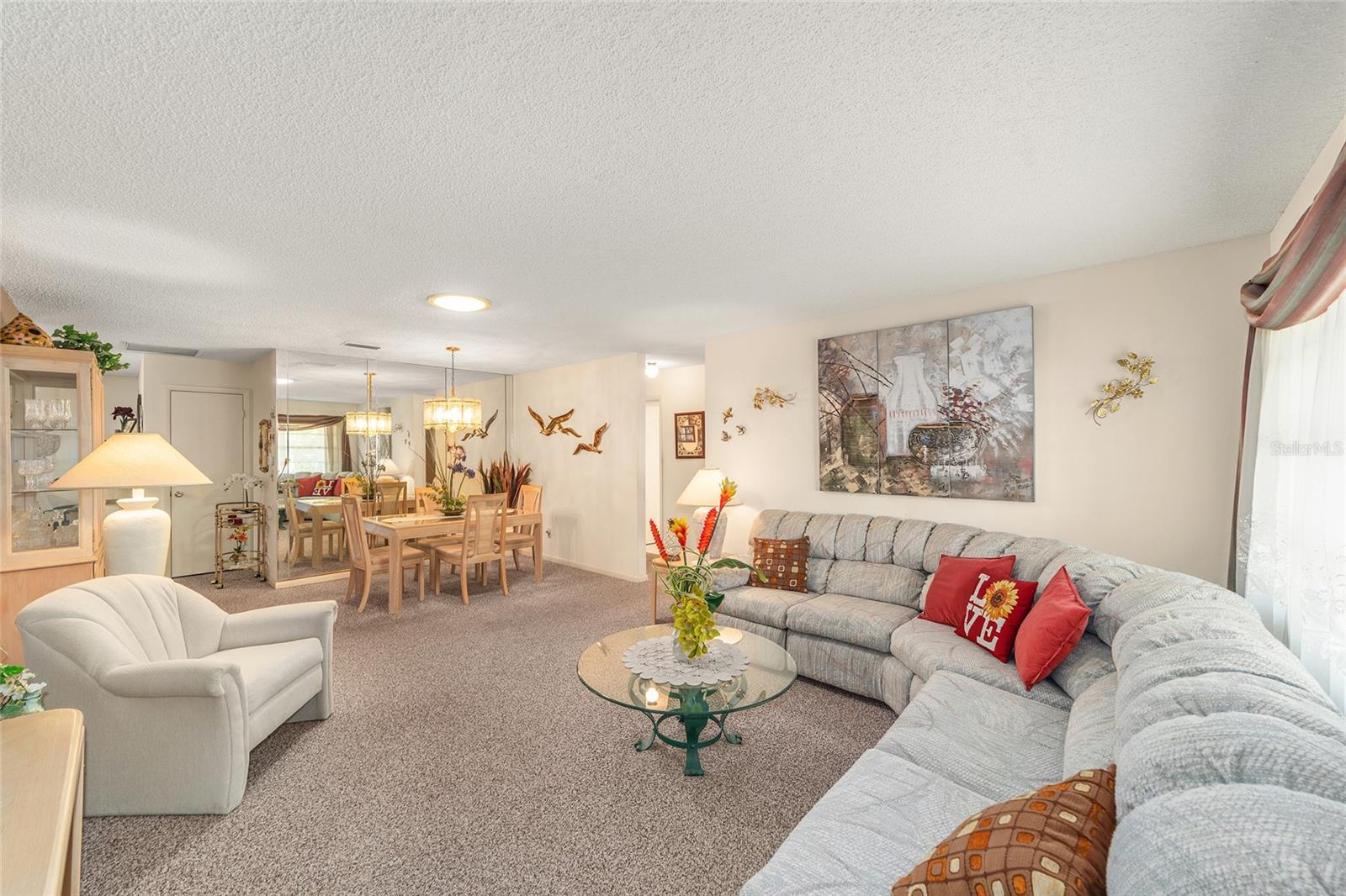 ON TOP OF THE WORLD - Residential