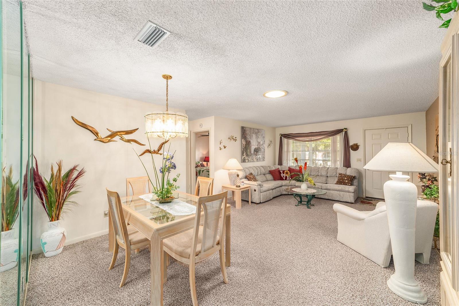 ON TOP OF THE WORLD - Residential