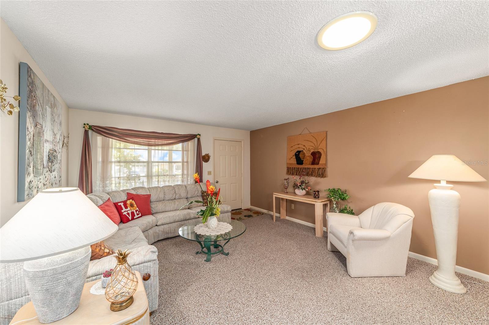 ON TOP OF THE WORLD - Residential