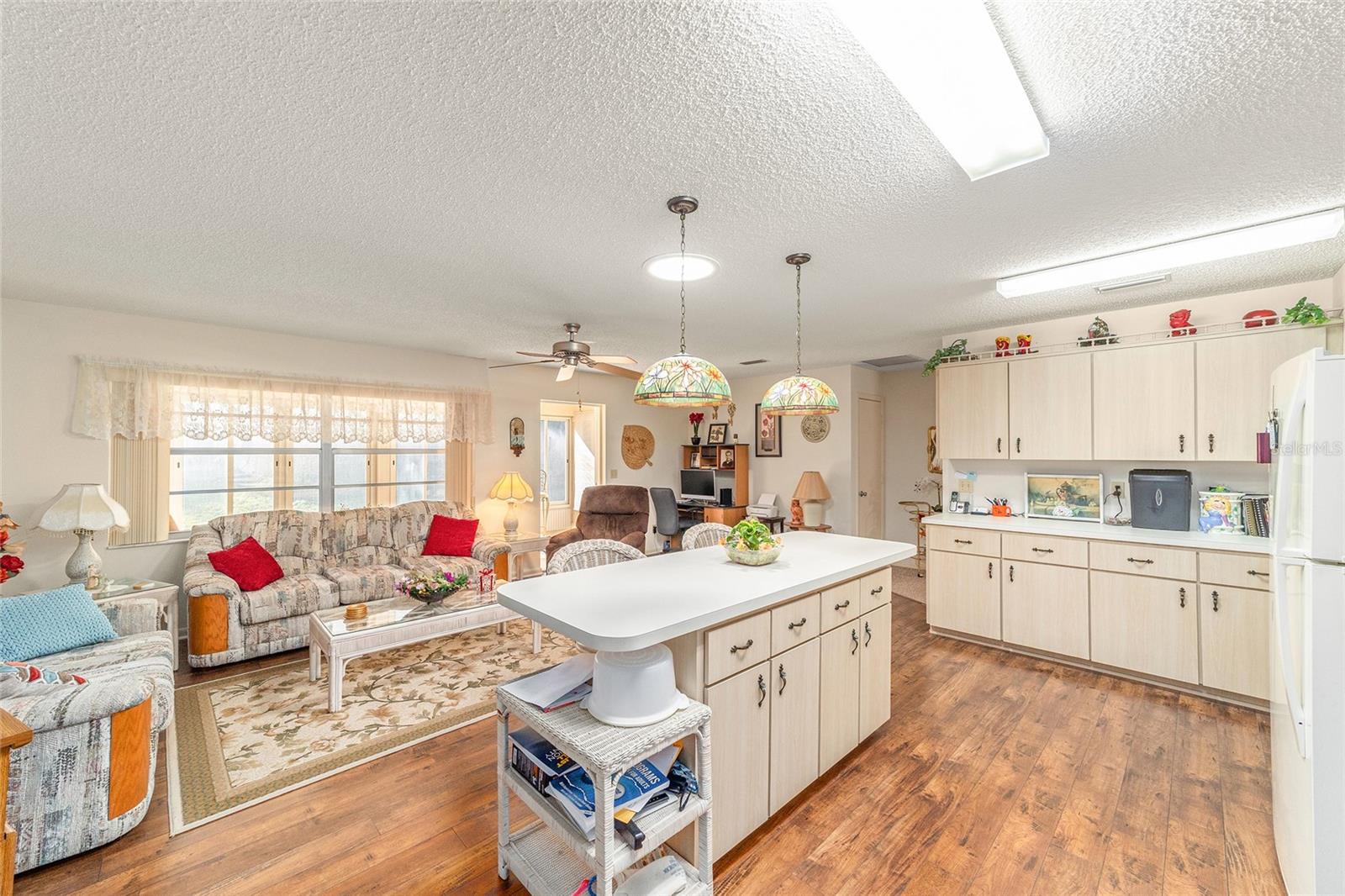 ON TOP OF THE WORLD - Residential