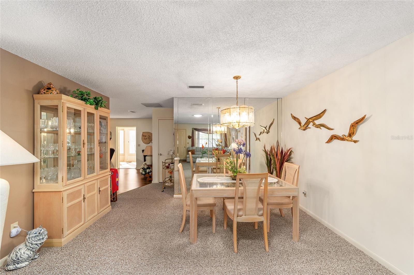 ON TOP OF THE WORLD - Residential