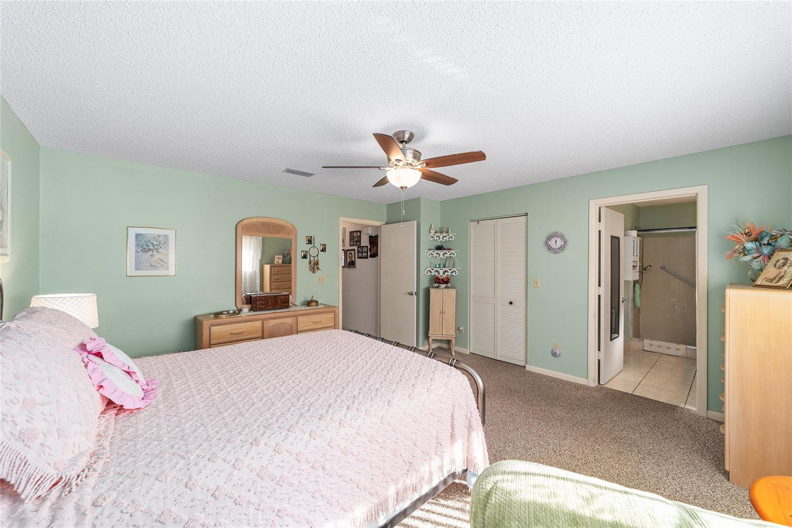 ON TOP OF THE WORLD - Residential