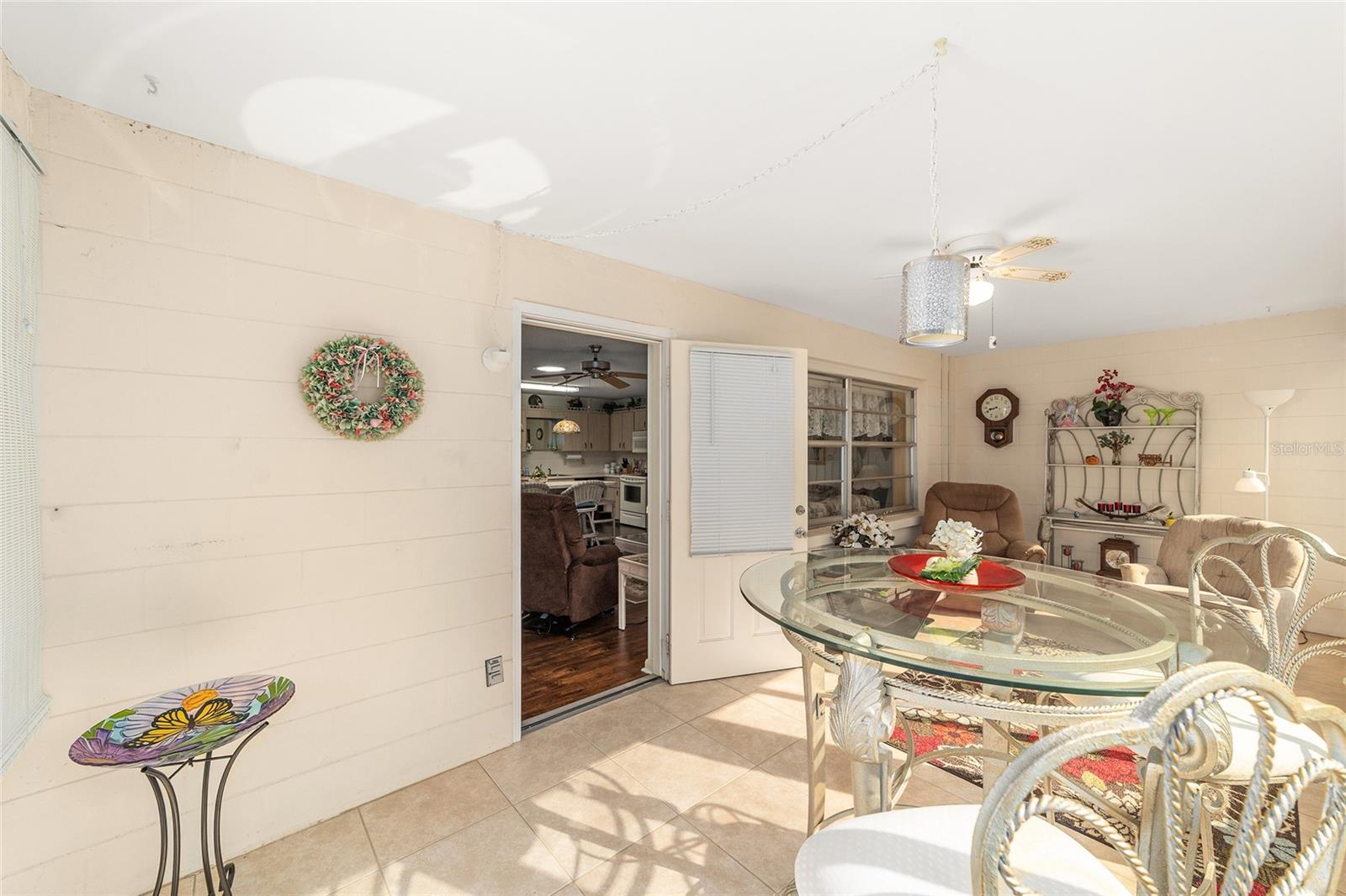 ON TOP OF THE WORLD - Residential