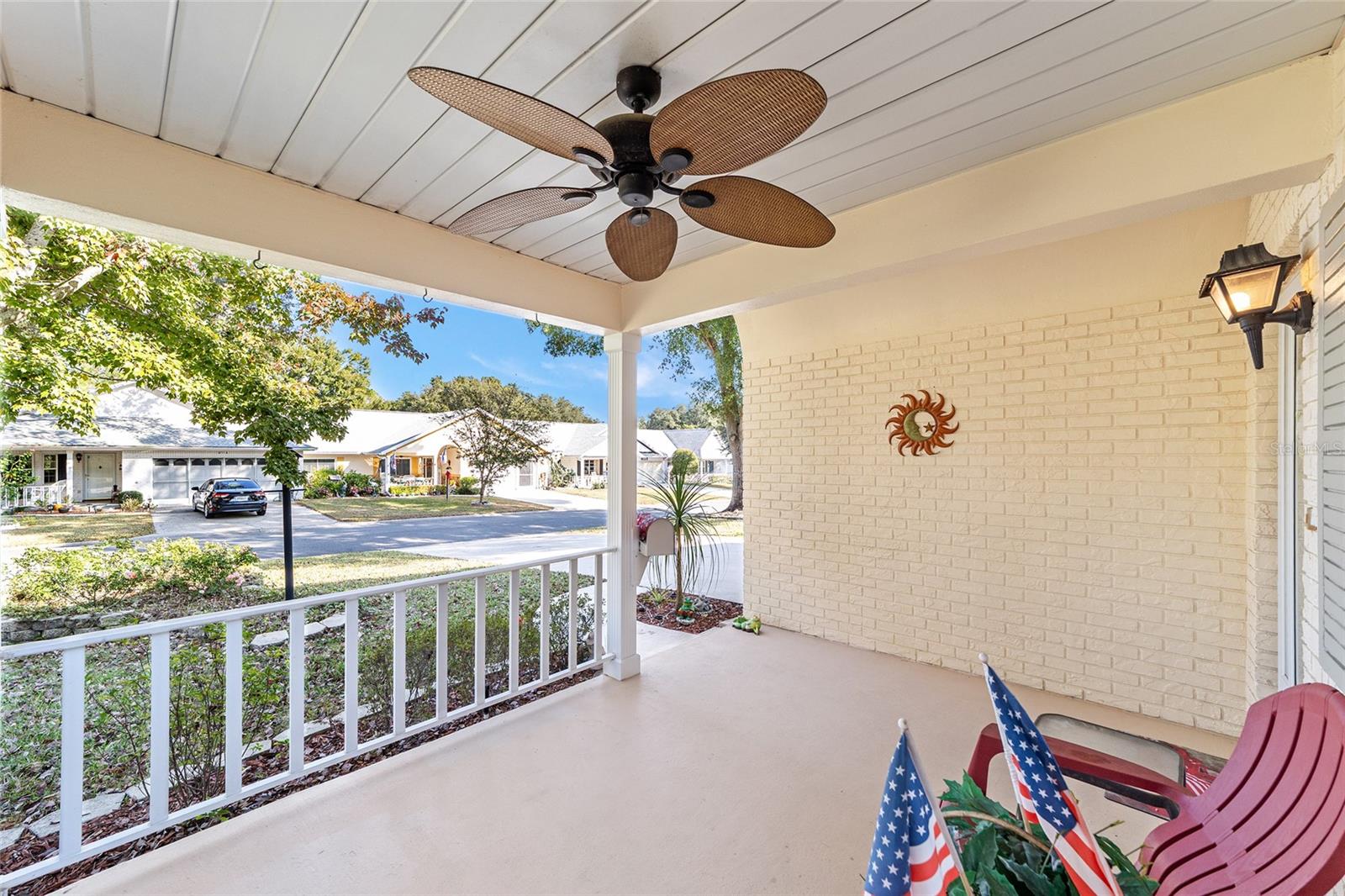 ON TOP OF THE WORLD - Residential