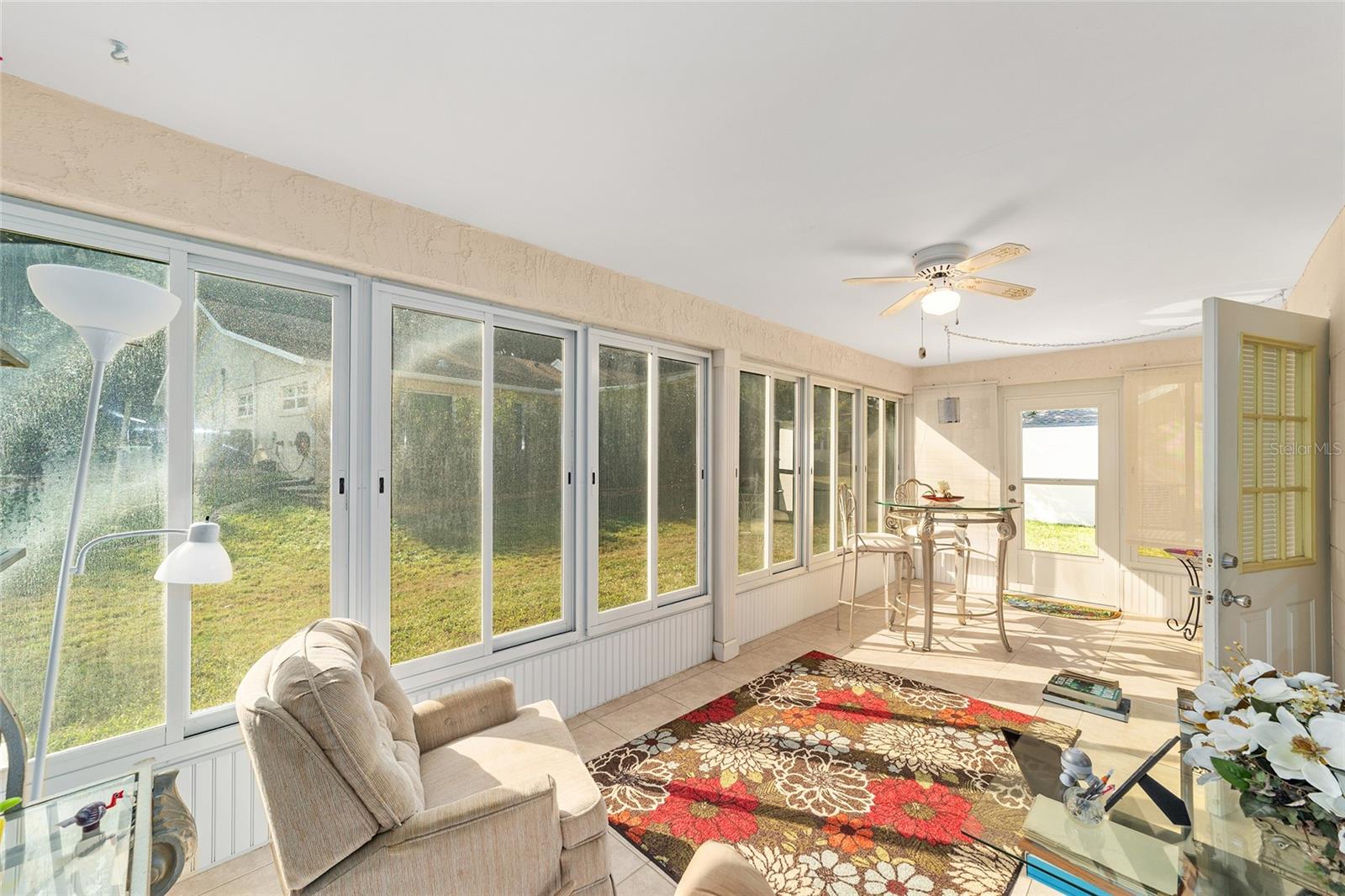 ON TOP OF THE WORLD - Residential