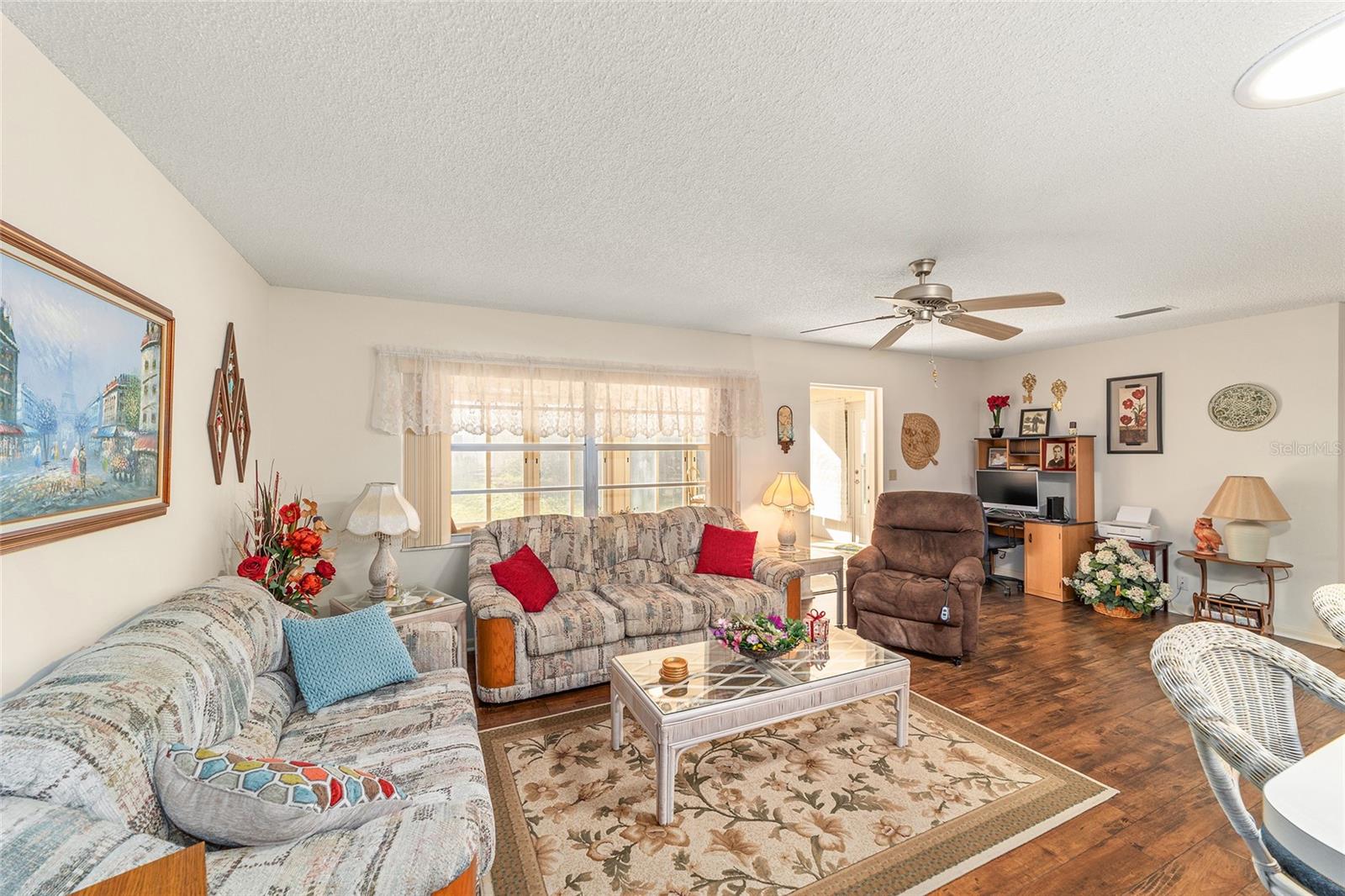 ON TOP OF THE WORLD - Residential