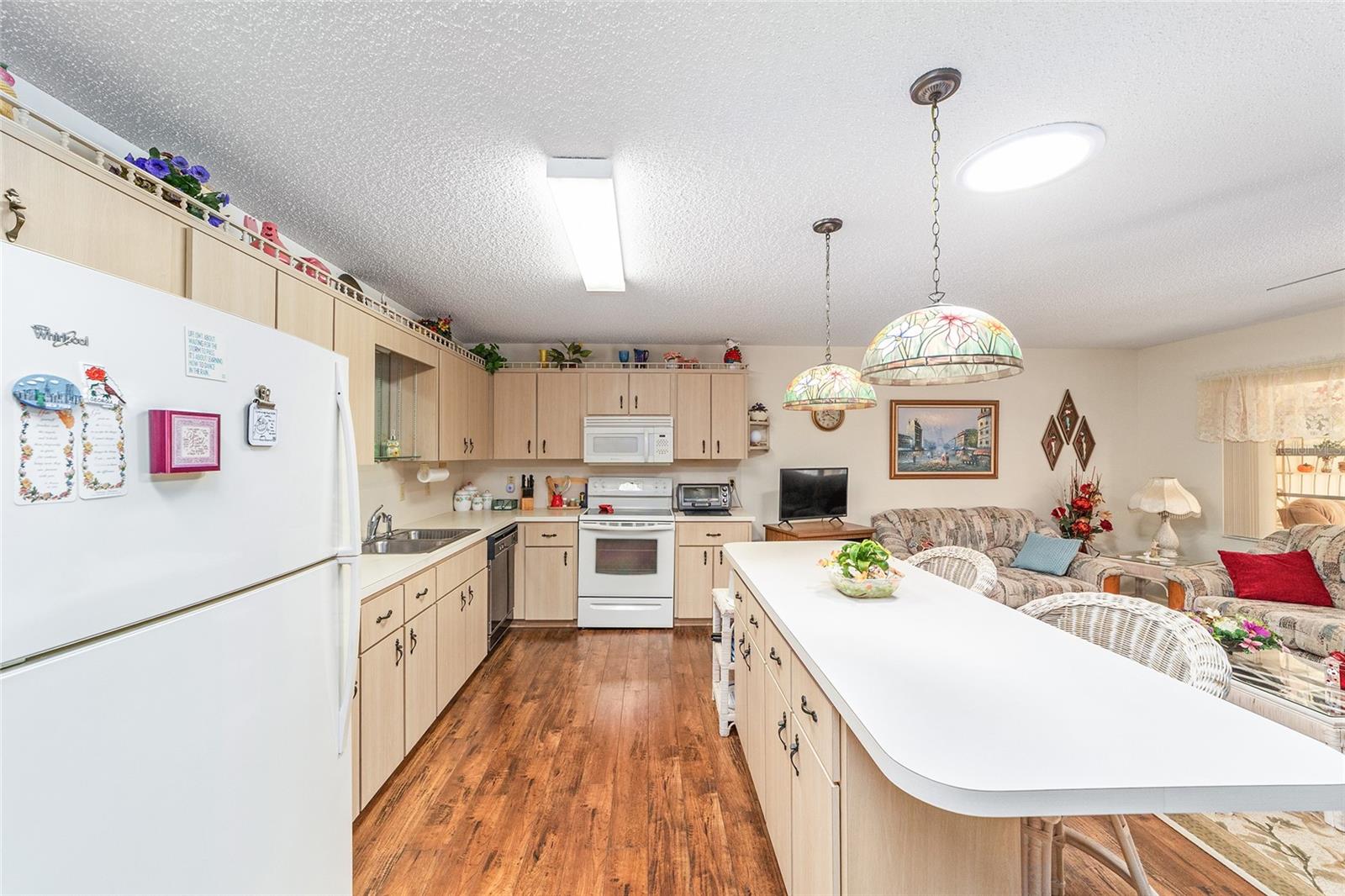 ON TOP OF THE WORLD - Residential