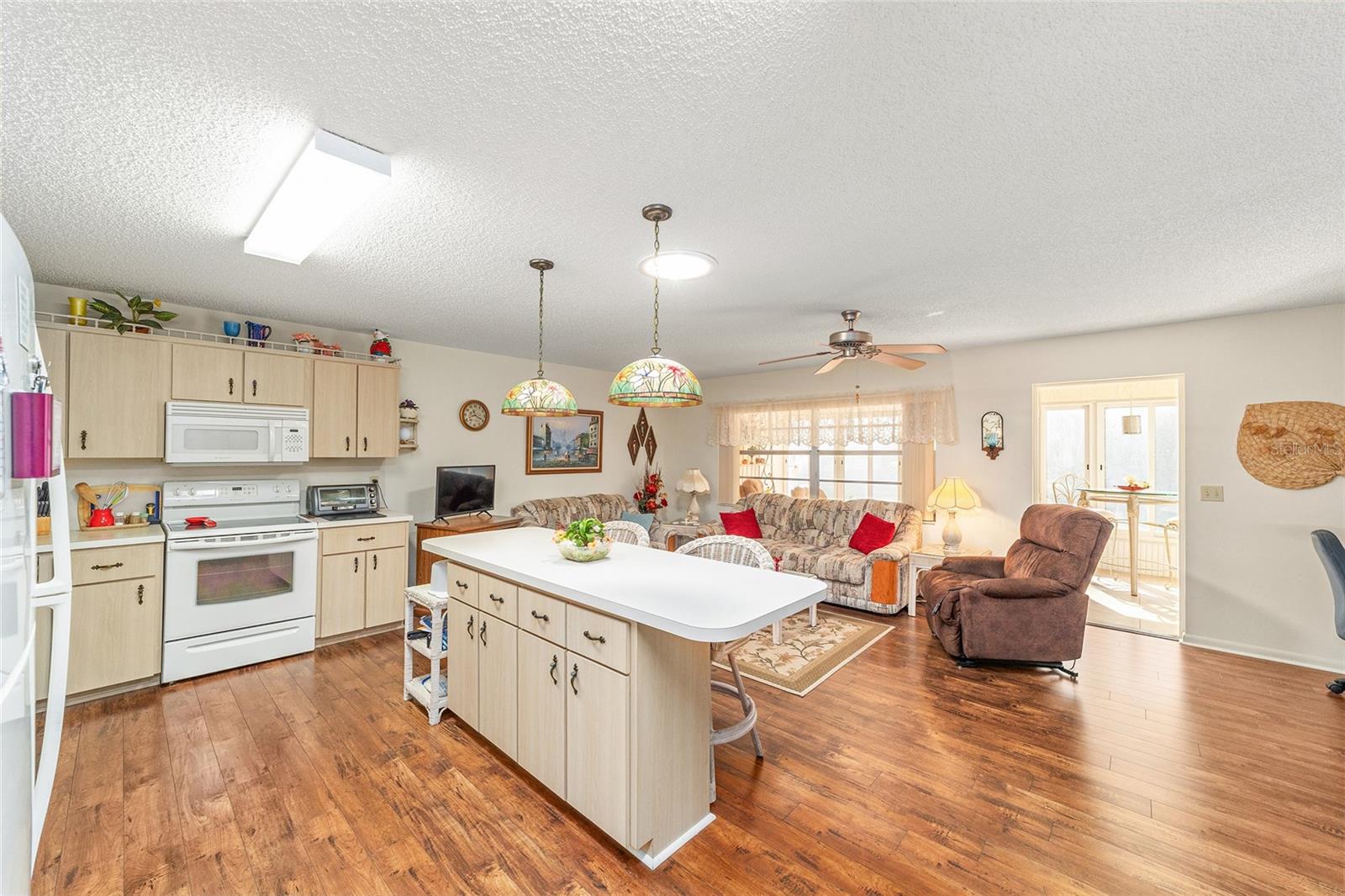 ON TOP OF THE WORLD - Residential