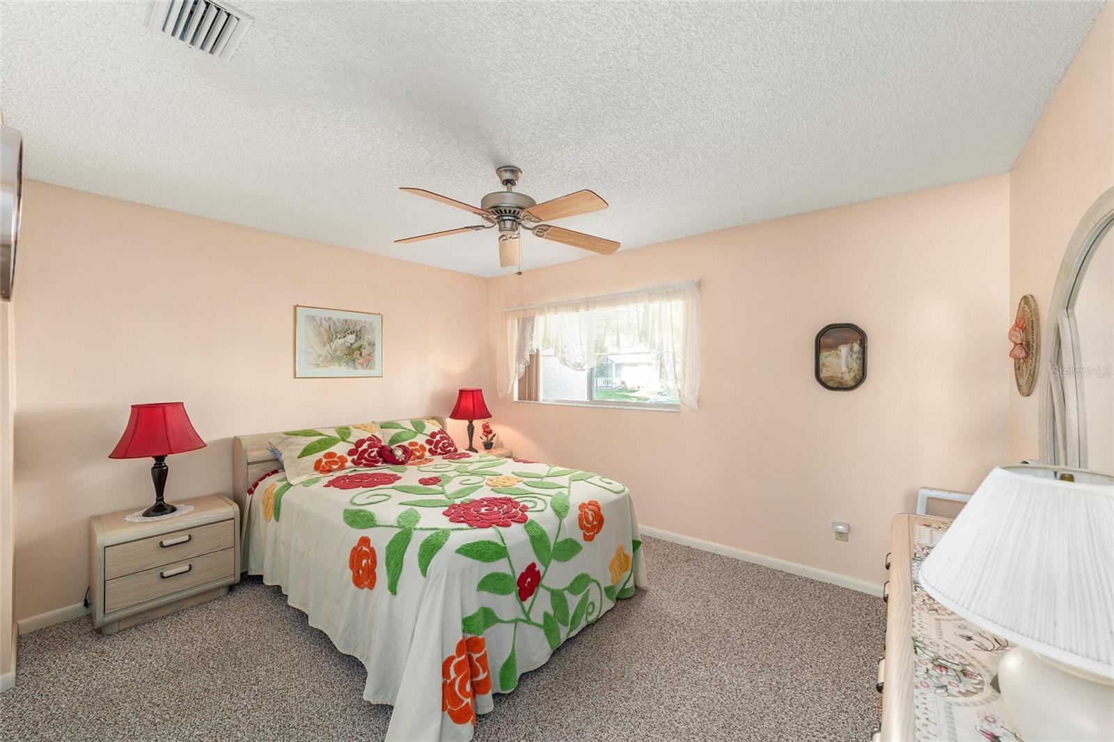 ON TOP OF THE WORLD - Residential