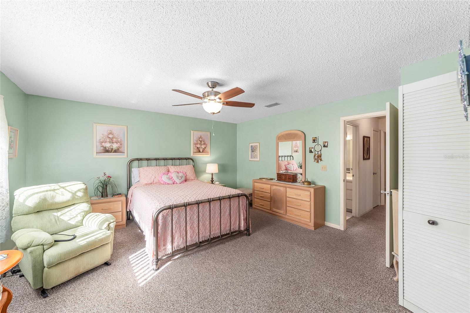 ON TOP OF THE WORLD - Residential