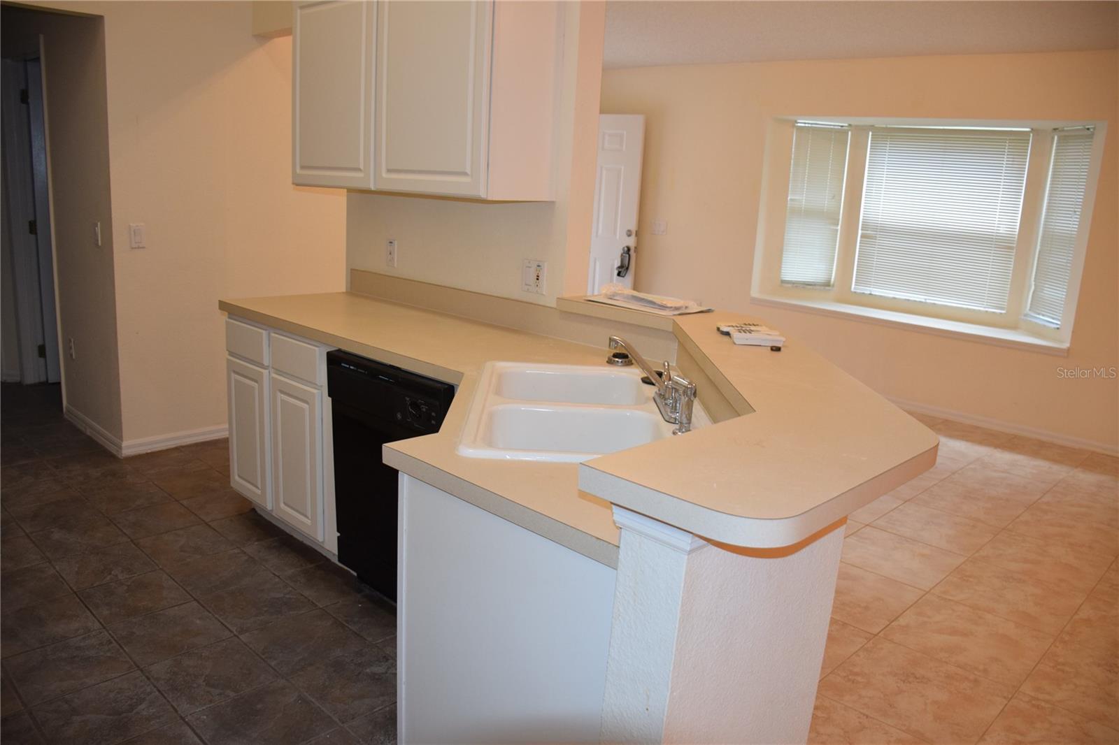 HEMINGWAY PLACE PH 2 - Residential Lease