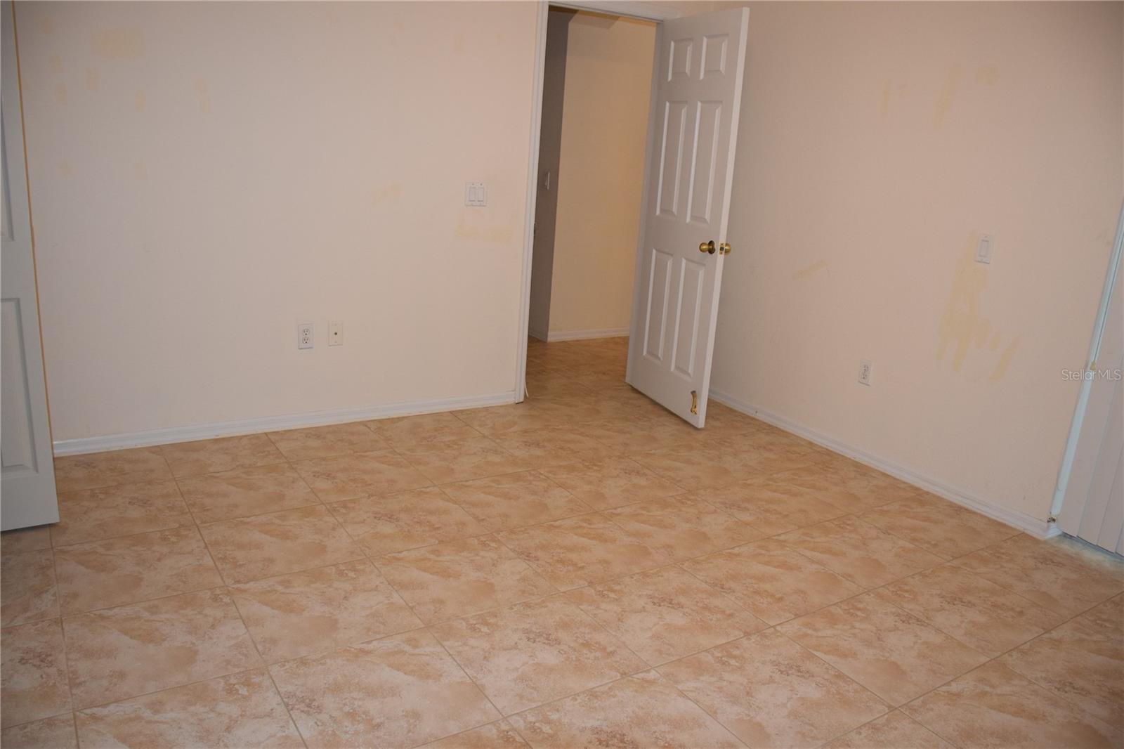 HEMINGWAY PLACE PH 2 - Residential Lease