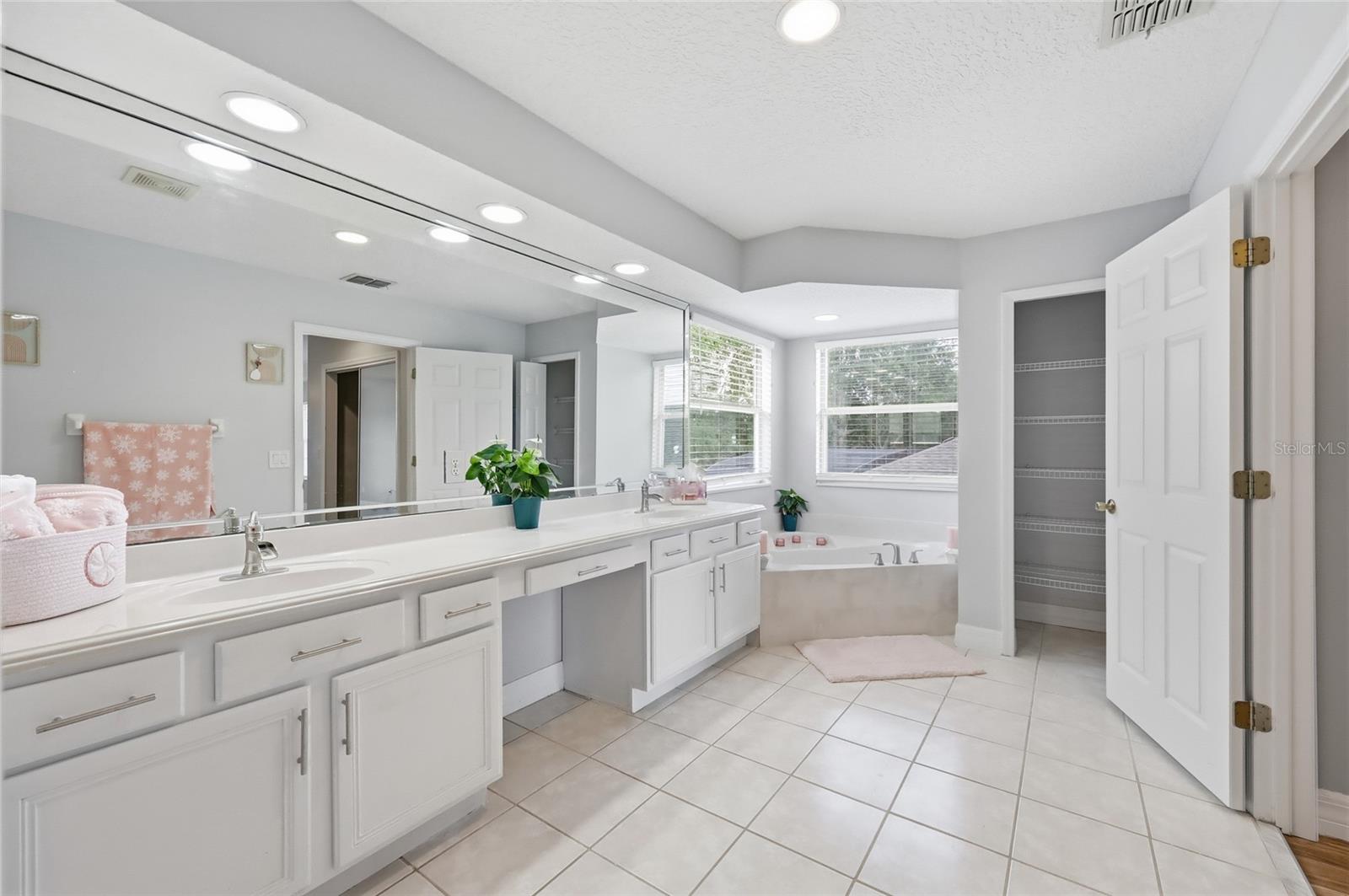 BRIDGESTONE AT LEGENDS PH III - Residential