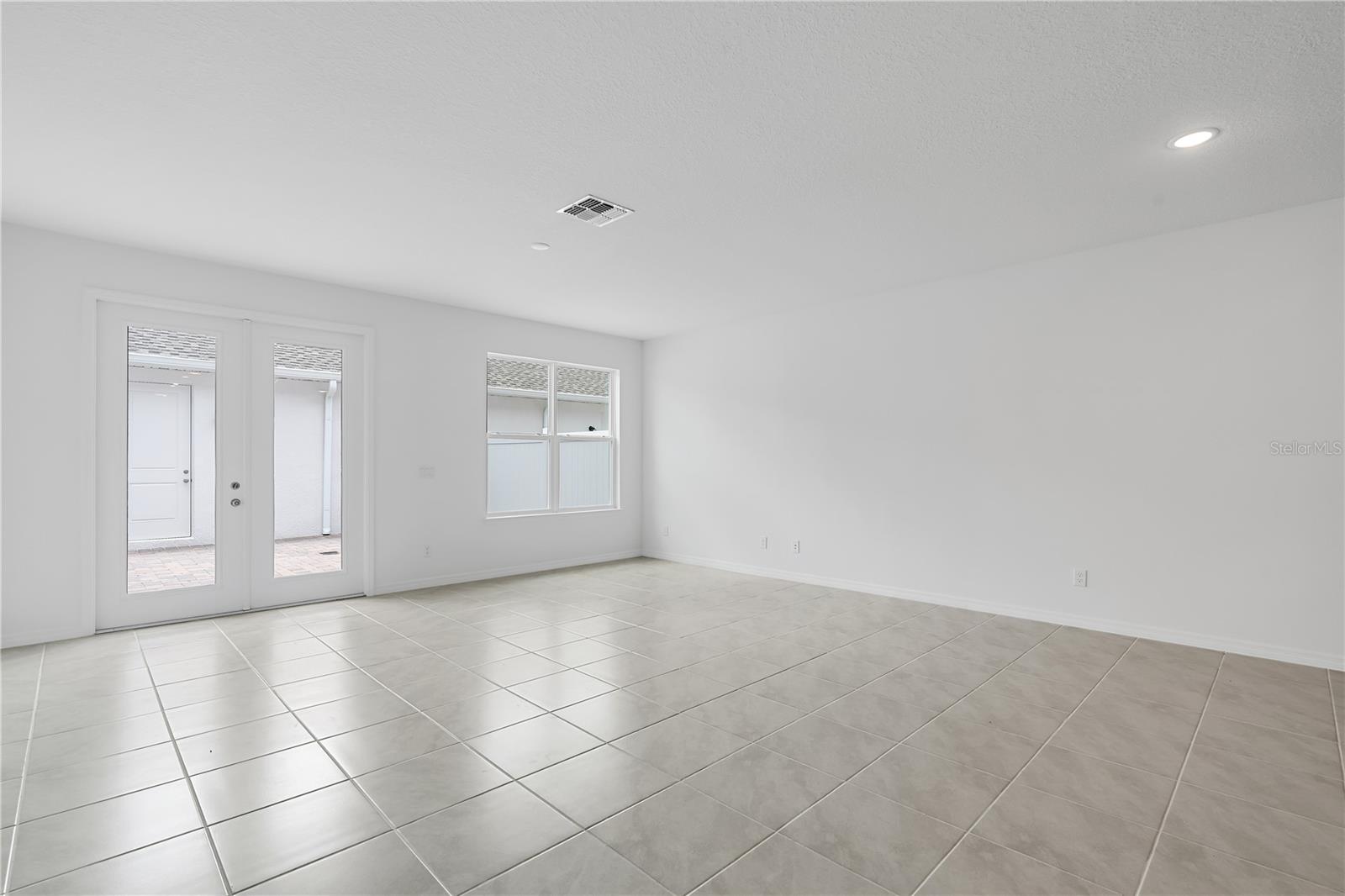 15220 BLUE PEACOCK LANE