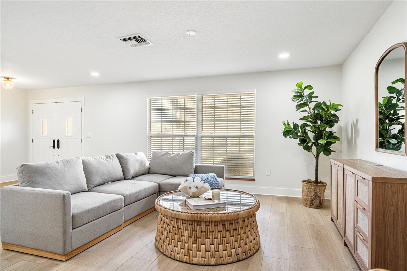 ORANGEPOINTE - Residential