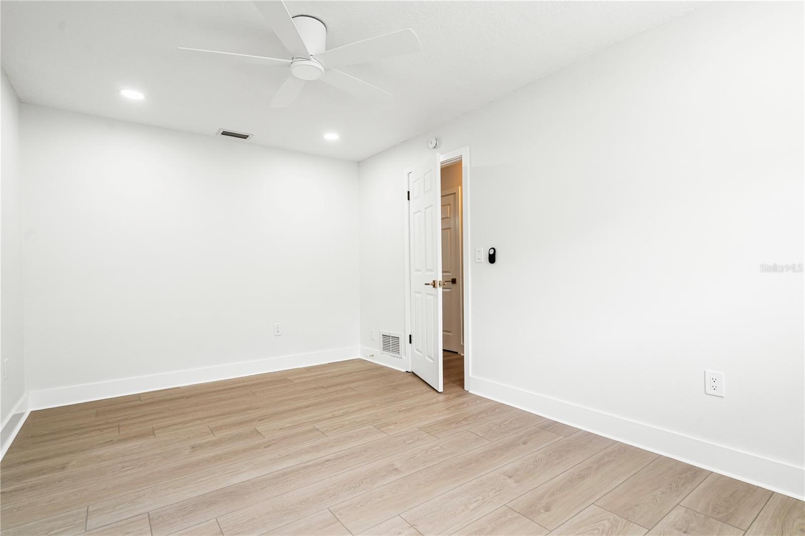 ORANGEPOINTE - Residential