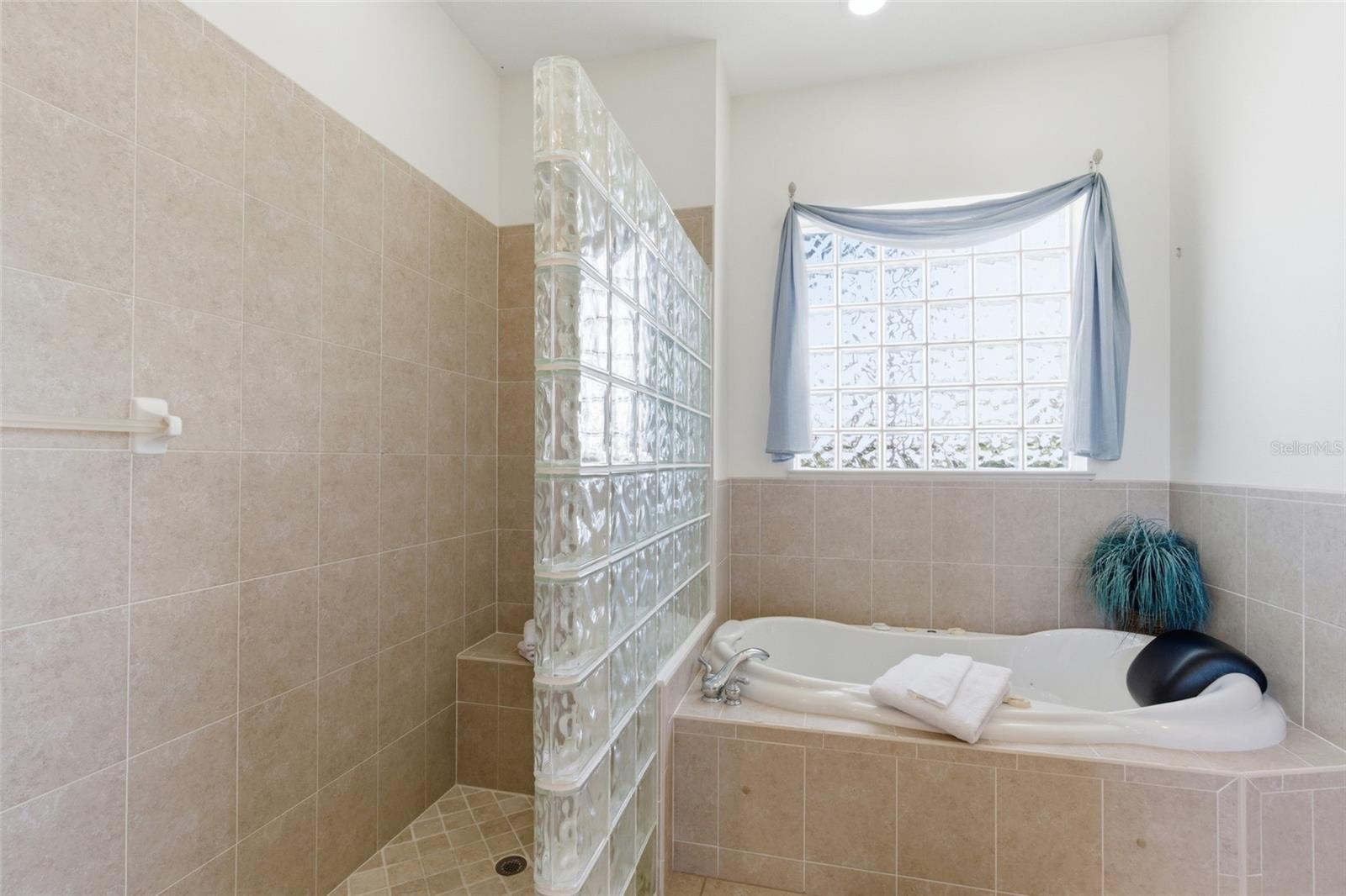 ROTONDA WEST WHITE MARSH - Residential