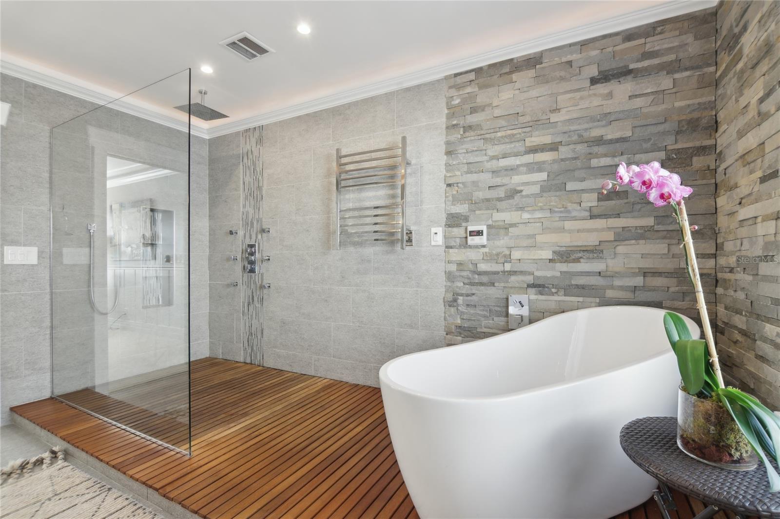 COLONIAL HEIGHTS - Residential