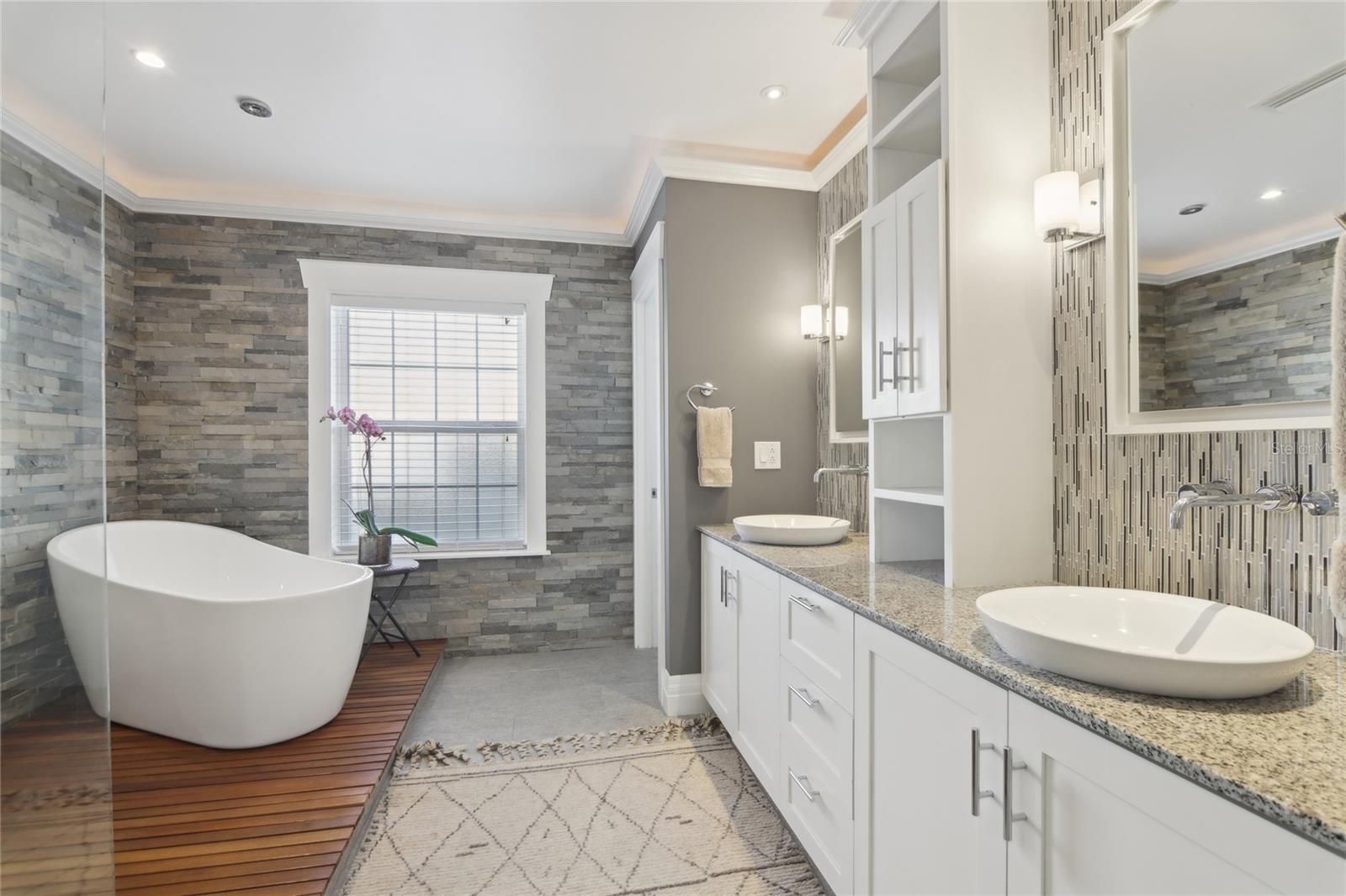 COLONIAL HEIGHTS - Residential