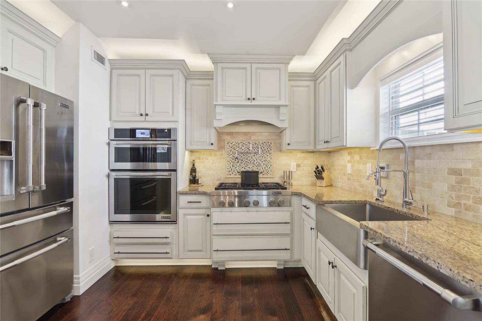 COLONIAL HEIGHTS - Residential