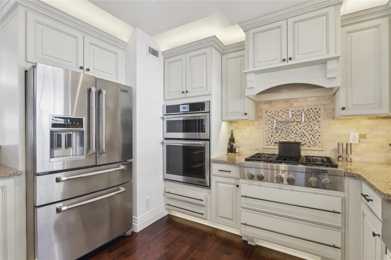 COLONIAL HEIGHTS - Residential