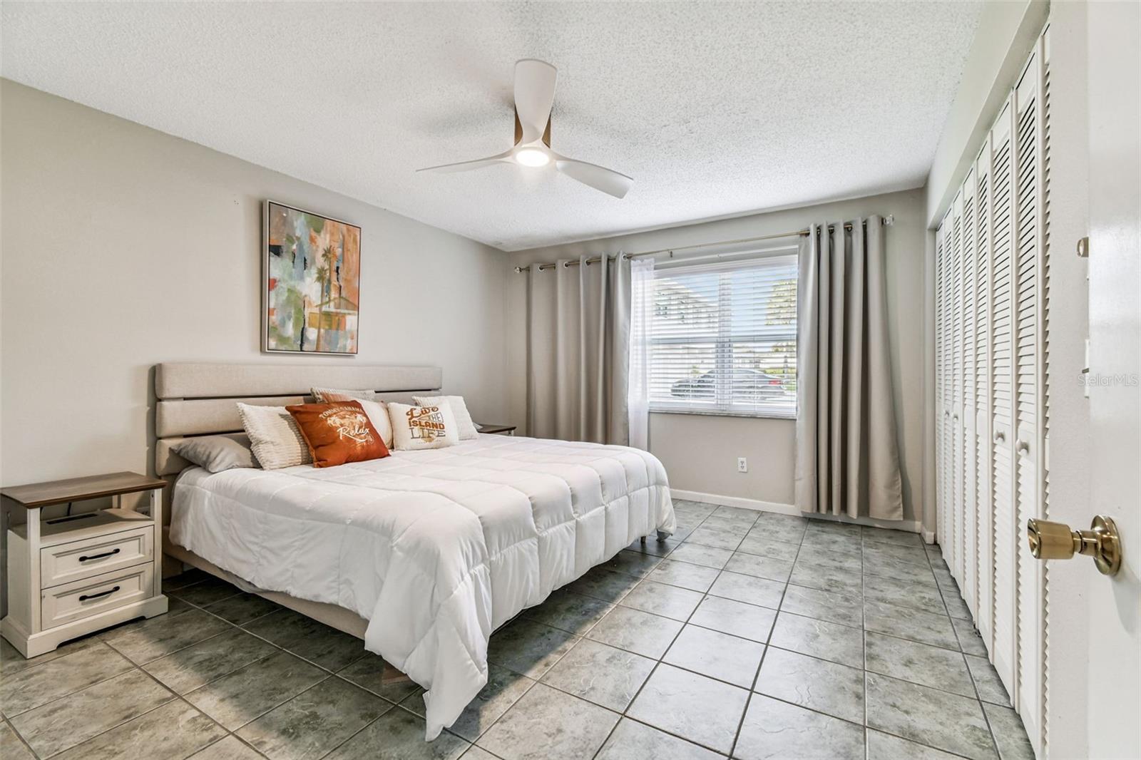 WEST SHORE VILLAGE FIVE PH I - Residential