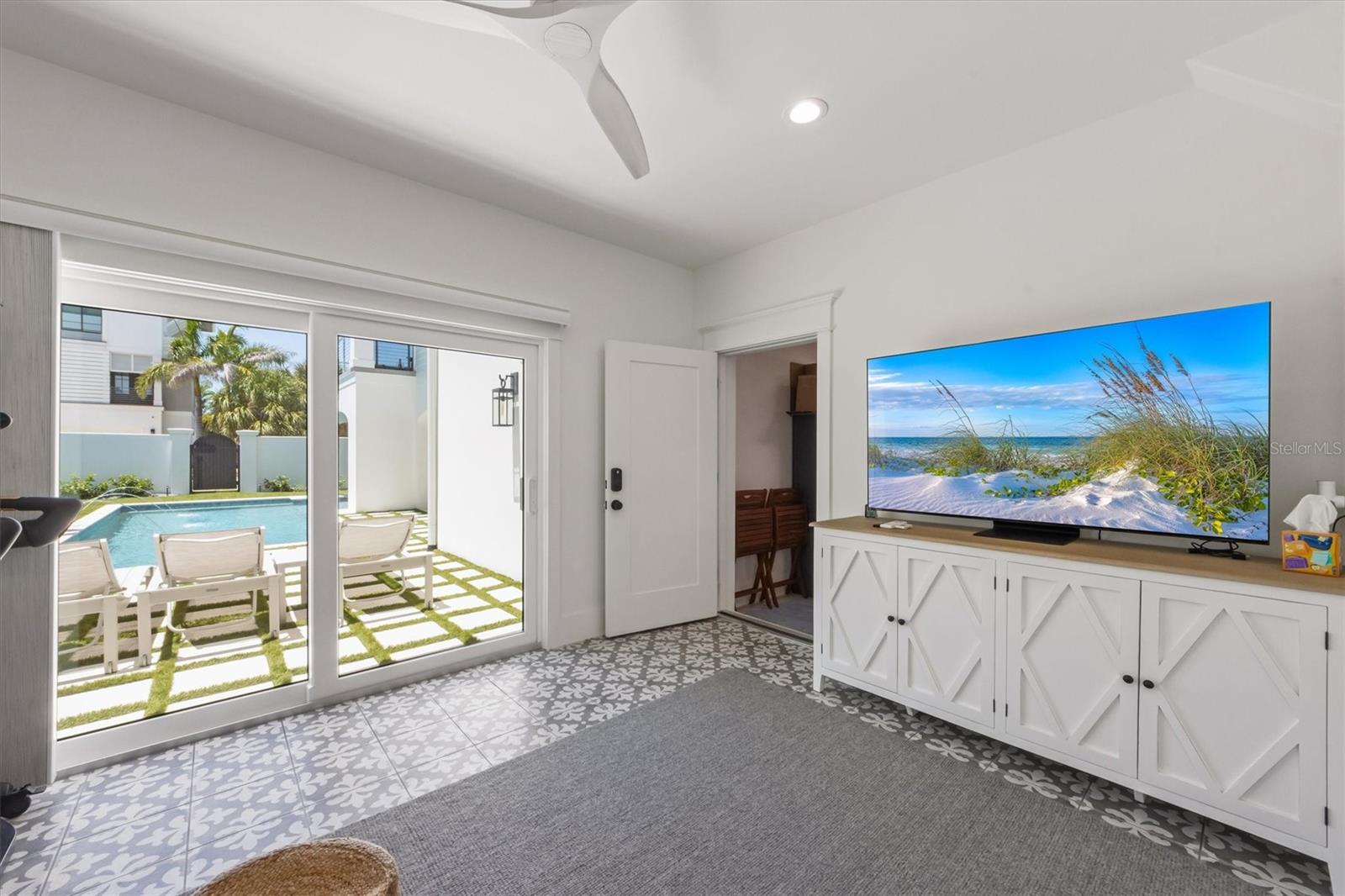 ANNA MARIA - Residential