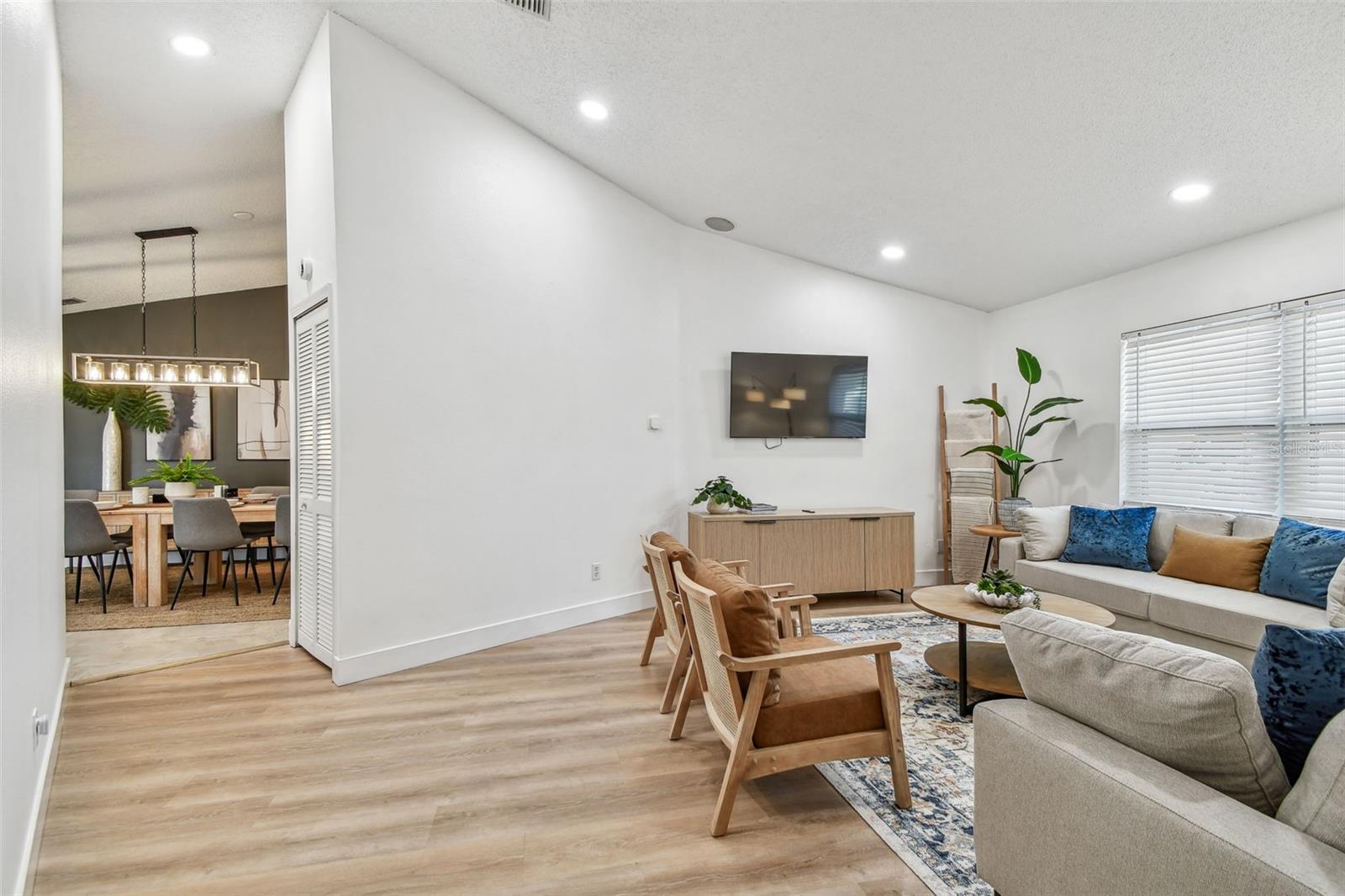 380 FERNSHIRE COURT