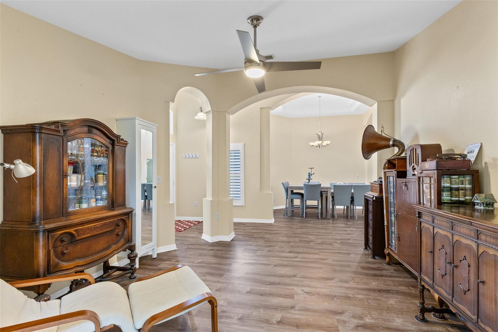 216 TAVESTOCK LOOP