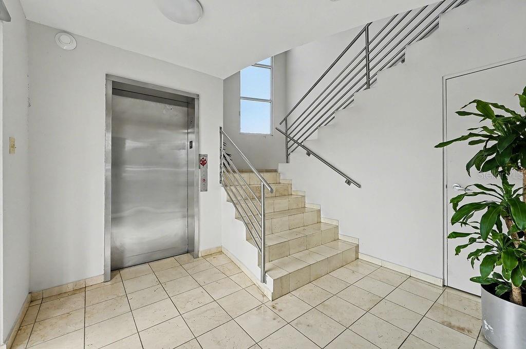 8991 AV LOMAS VERDES - Commercial Sale