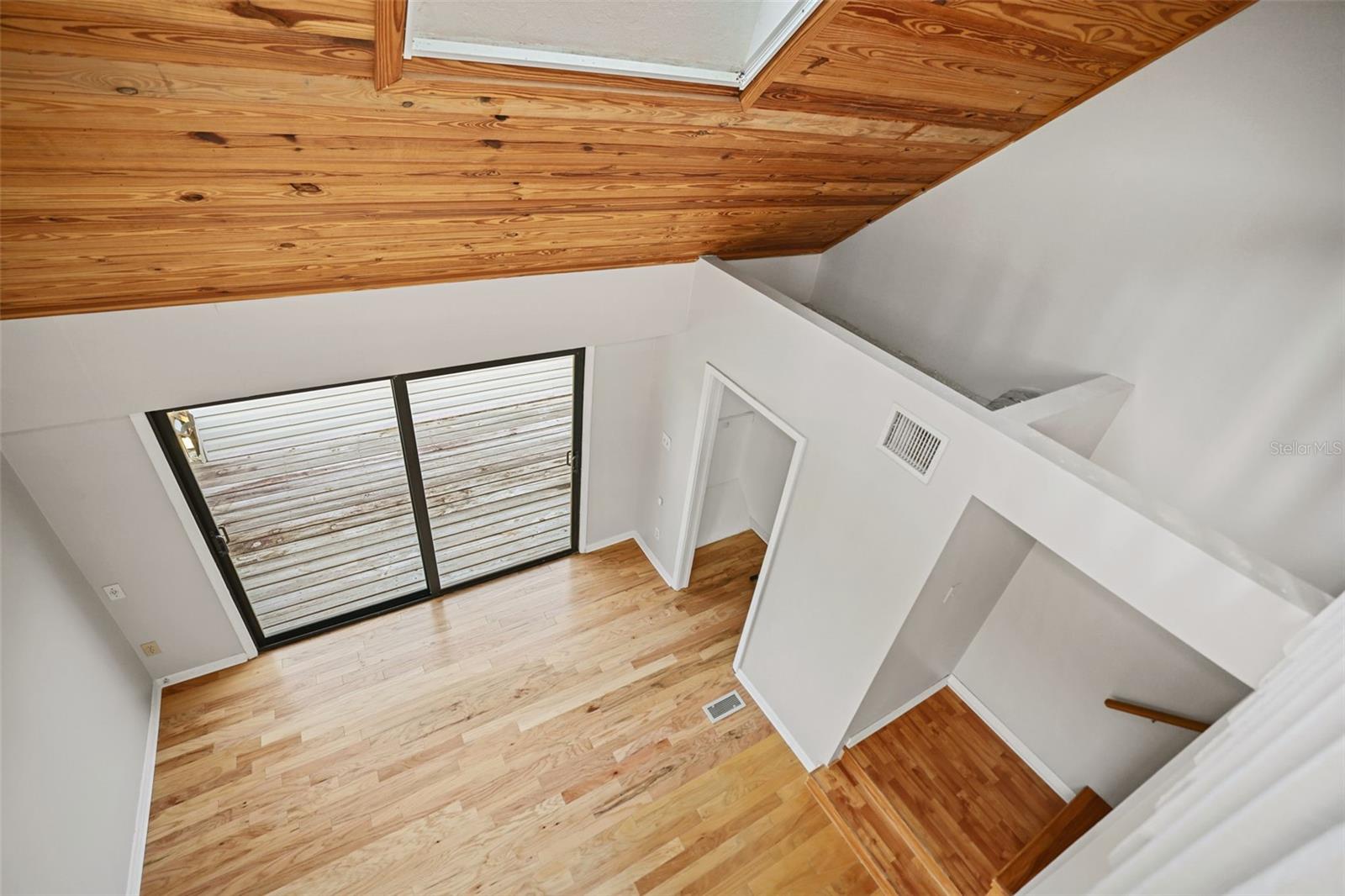 PIRATES COVE CLUB CONDO - Residential